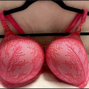 Victoria’s Secret Bombshell Bra • 38D • pink & orange lace over tan